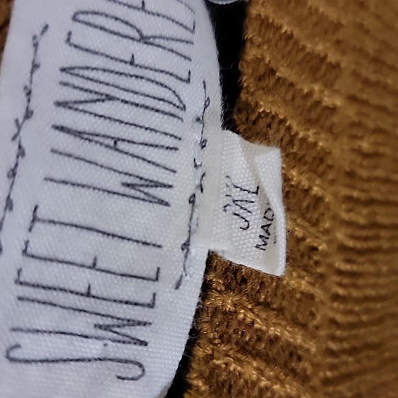 Sweet Mustard Yellow Sweater Size 3X - Picture 2 of 4